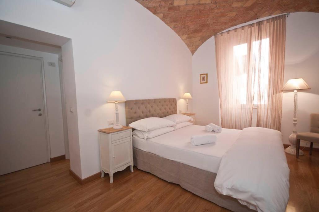 La Finestra Sul Colosseo B&B 1 Rom Exteriör bild